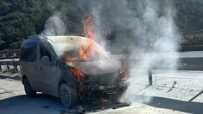 Bodrum'da seyir halindeki hafif ticari araçta yangın hasara yol açtı,