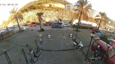 Bodrum’da trafik yine karıştı! Balkanoğlu İş Merkezi önünde park edilen