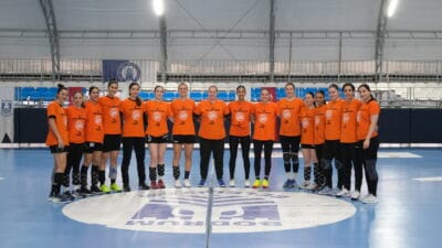 Kadınlar Hentbol Süper Ligi'nde lider Yalıkavakspor, en yakın rakibi Bursa
