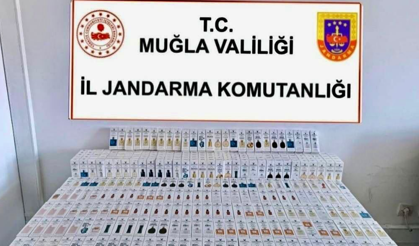 Menteşe’de Kaçak Kozmetik Operasyonu Muğla'nın Menteşe ilçesi Orhaniye Mahallesi'nde, kaçakçılıkla mücadele kapsamında önemli bir