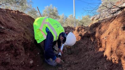 MUSKİ ekipleri, Fethiye İncirköy'de 1200 metrelik içme suyu hattını yenileyerek