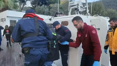 Bodrum ve Marmaris açıklarında rahatsızlanan iki kişi, Sahil Güvenlik ekiplerinin