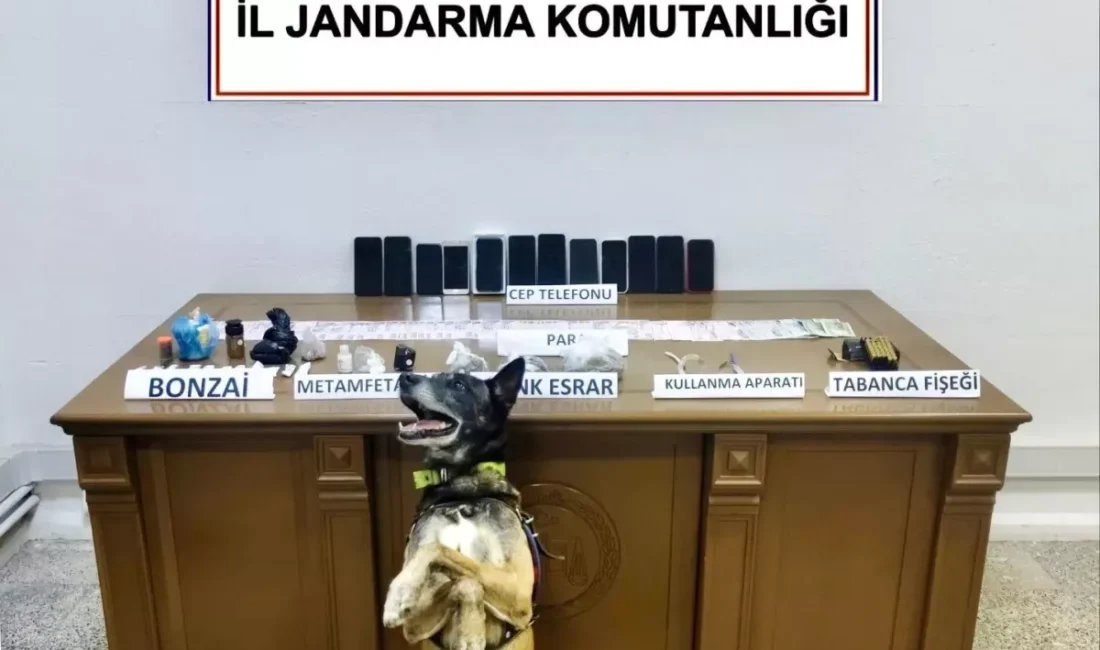 Bodrum’da Uyuşturucu Operasyonu: 7 Kişi Tutuklandı Muğla’nın Bodrum ilçesinde düzenlenen uyuşturucu operasyonunda yüklü miktarda uyuşturucu madde