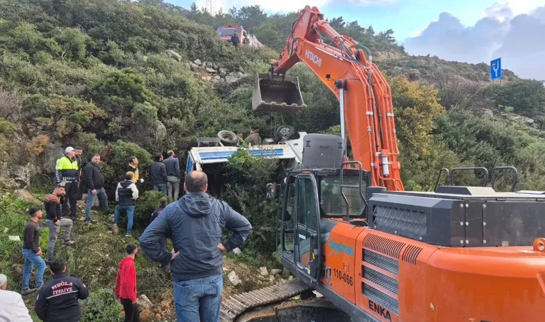 Bodrum’da Uçuruma Yuvarlanan Kamyonette 3 Kişi Yaralandı Yalıkavak Bodrum yolunda kontrolden çıkan bir kamyonet uçuruma yuvarlandı. Araçta