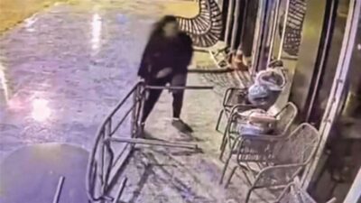 Muğla'nın Yatağan ilçesinde park halindeki 9 aracın lastiklerini kesen 52