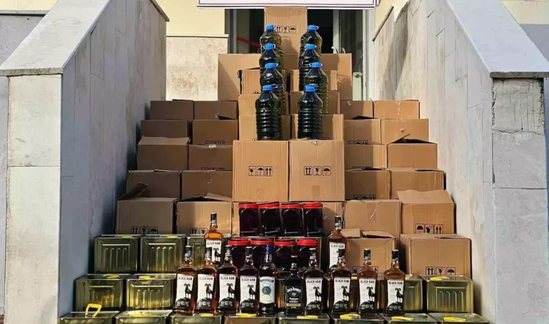 Muğla’da Sahte Gıda Operasyonu: 1 Milyon TL Değerinde Ürün Ele Geçirildi Muğla'nın Milas ilçesinde düzenlenen operasyonda, sahte zeytinyağı, bal ve kaçak