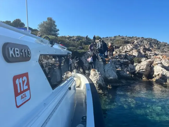 Muğla Sahillerinde Düzensiz Göçmen Operasyonu: 41 Kişi Yakalandı Marmaris ve Fethiye'de Sahil Güvenlik ve jandarma ekiplerinin düzenlediği operasyonlarda