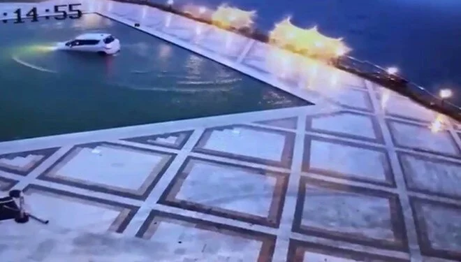 Otomobiliyle Havuza Düştü Olay, 27 Aralık tarihinde Bodrum'un Eskiçeşme Mahallesi Bardakçı Koyu'nda meydana