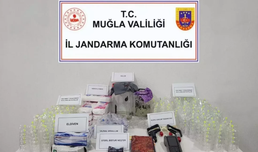Muğla’da Sahte Doktor Operasyonu Muğla’nın Ortaca ilçesinde kendisini doktor olarak tanıtan T.Ö.Y., yetkisiz tedavi