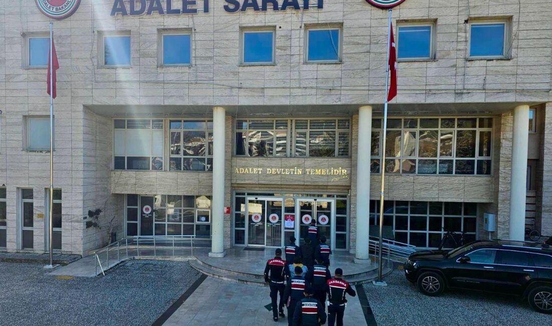 Suç Örgütü Lideri Tutuklandı 11 yıl 6 ay hapis cezası olan O.K. ve 5