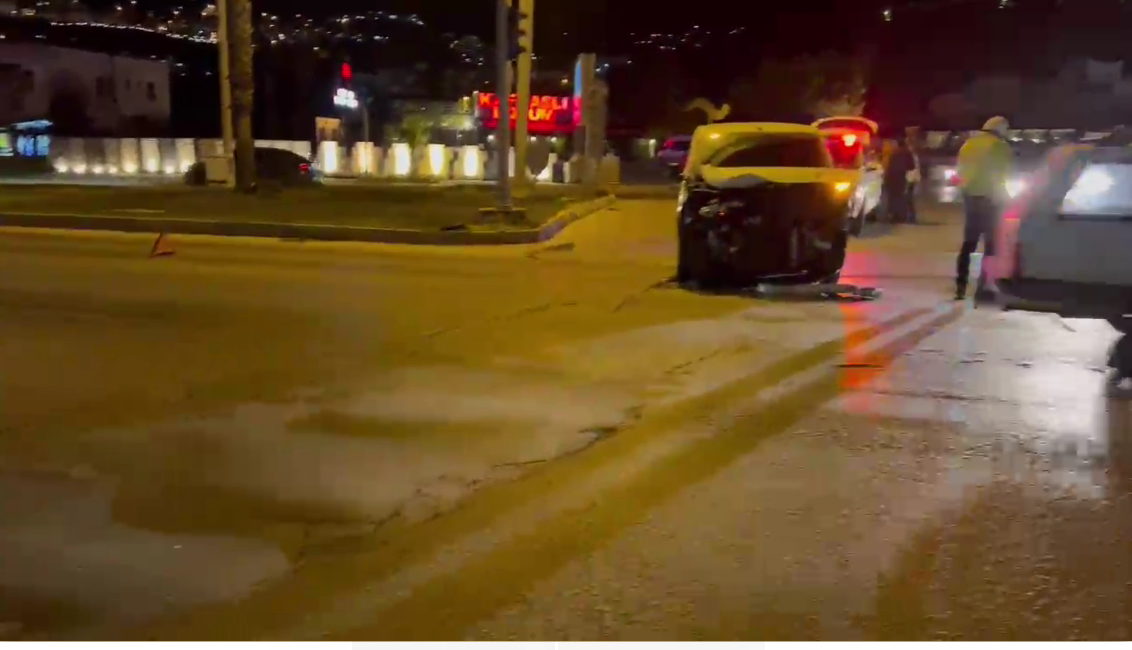 Hız ve ışık ihlali kazaya neden oldu! Gümbet Kavşağı’nda, yeşil