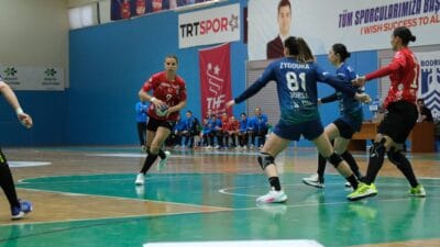 Armada Praxis Yalıkavakspor, Kadınlar Hentbol Süper Ligi’nde Bursa Büyükşehir Belediyesi’ni