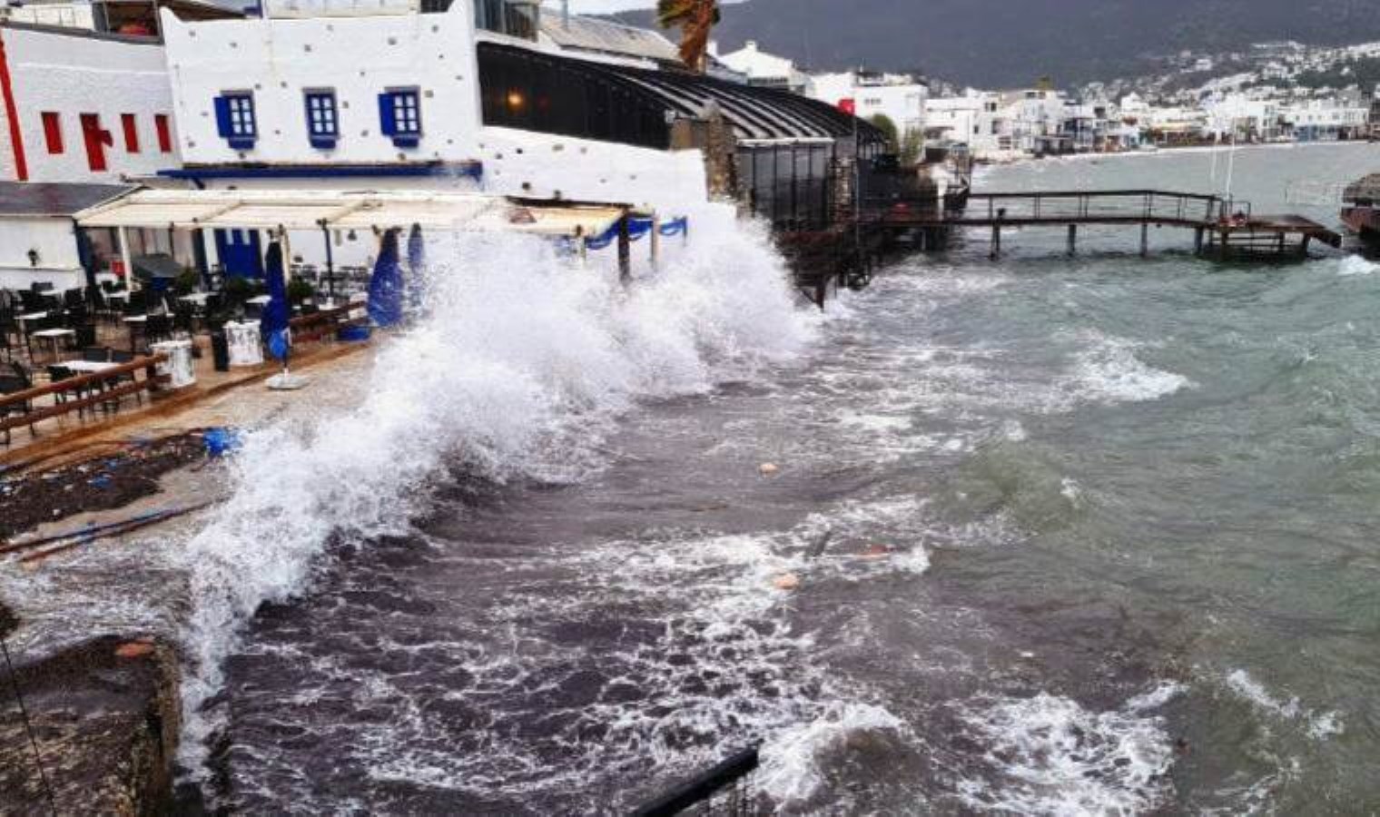 Meteoroloji 4. Bölge Müdürlüğü'nden yapılan açıklamaya göre, Bodrum-Kaş arasında denizlerde