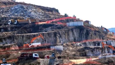 Bodrum Yalıkavak’taki Kesme Dağı'nda başlatılan inşaat projesi, doğanın talan edilmesi