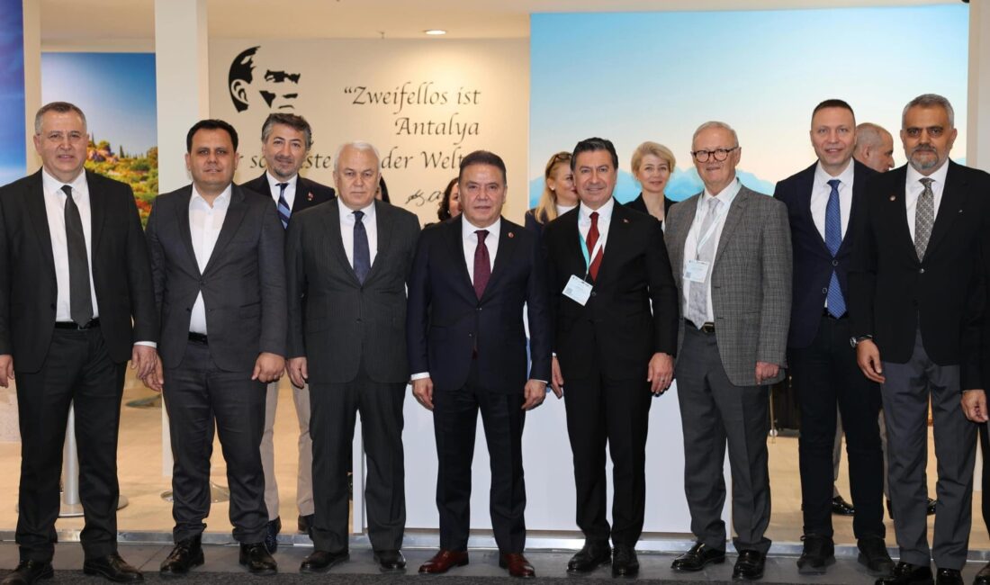 Muğla Büyükşehir Belediye Başkanı Ahmet Aras ve Antalya Büyükşehir Belediye