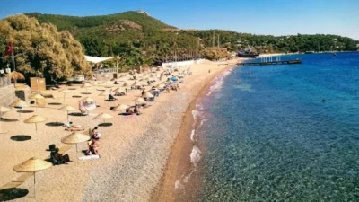 Bodrum'da yaz sezonu yaklaşırken, plajların halkın ortak kullanım alanı olduğu