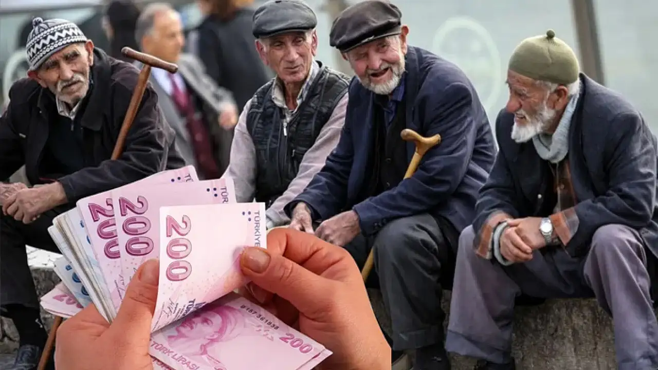 Emeklilerin gözü bayram ikramiyesi zammında! 3 farklı formül masada, açıklamanın