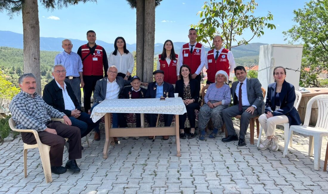 Muğla Büyükşehir Belediyesi, Kore Gazisi Mehmet Gün’ün 95. yaşını doğum
