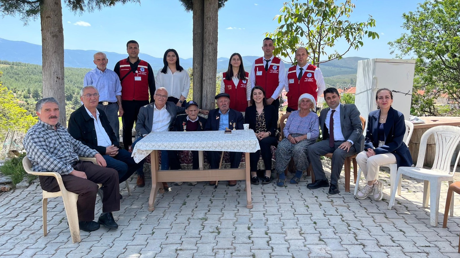 Muğla Büyükşehir Belediyesi, Kore Gazisi Mehmet Gün’ün 95. yaşını doğum