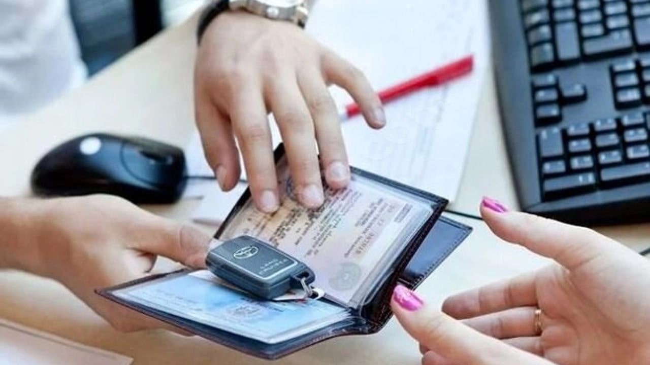 Yeni yasa teklifiyle noterlerde yapılan araç satışlarında alt sınır getirildi.