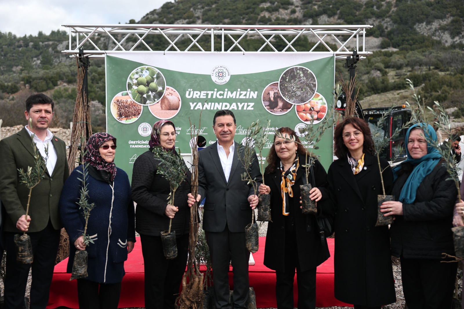 Muğla Büyükşehir Belediyesi, verimli tarım arazilerine sahip Muğla’da üreticilere yönelik