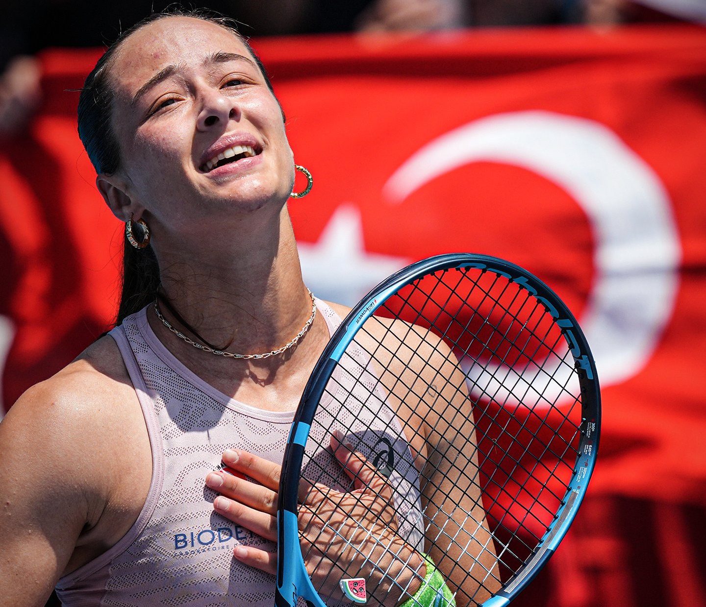 Zeynep Sönmez İlk 50’ye Giren İlk Türk Tenisçi Oldu Milli tenisçi Zeynep Sönmez, WTA dünya sıralamasında 48. basamağa yükselerek