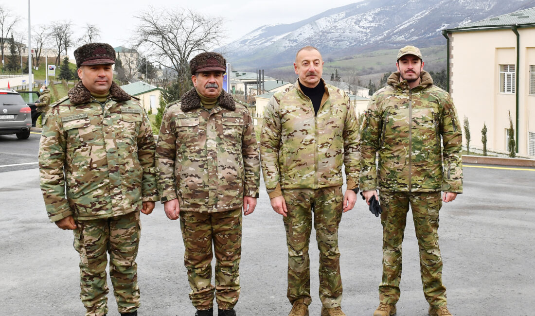 Zakir Hasanov, Türkiye'deki askeri akademilerin mezuniyet törenlerine katıldı.