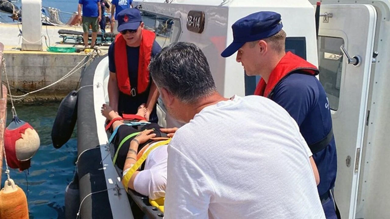 Sahil Güvenlik, Bodrum Torba açıklarında rahatsızlanan bir kişiyi kurtardı.
