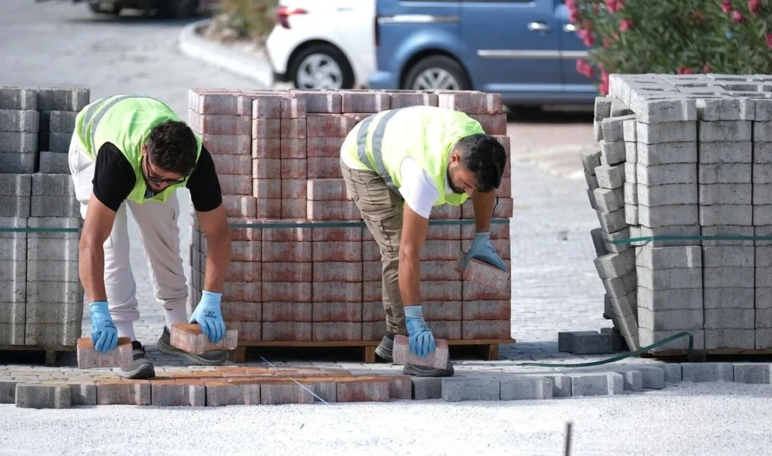 Turgutreis'te deniz suyu arıtma tesisi ve parke yol çalışmaları hızla