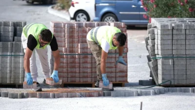 Turgutreis'te deniz suyu arıtma tesisi ve parke yol çalışmaları hızla