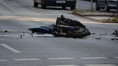 Muğla'nın Dalaman ilçesinde meydana gelen kazada, motosiklet sürücüsü Şenol Tozcu