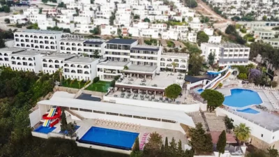 Bodrum'un Akyarlar Mahallesi'nde bulunan Asr-ı Ala Hotel, mali sıkıntılar nedeniyle